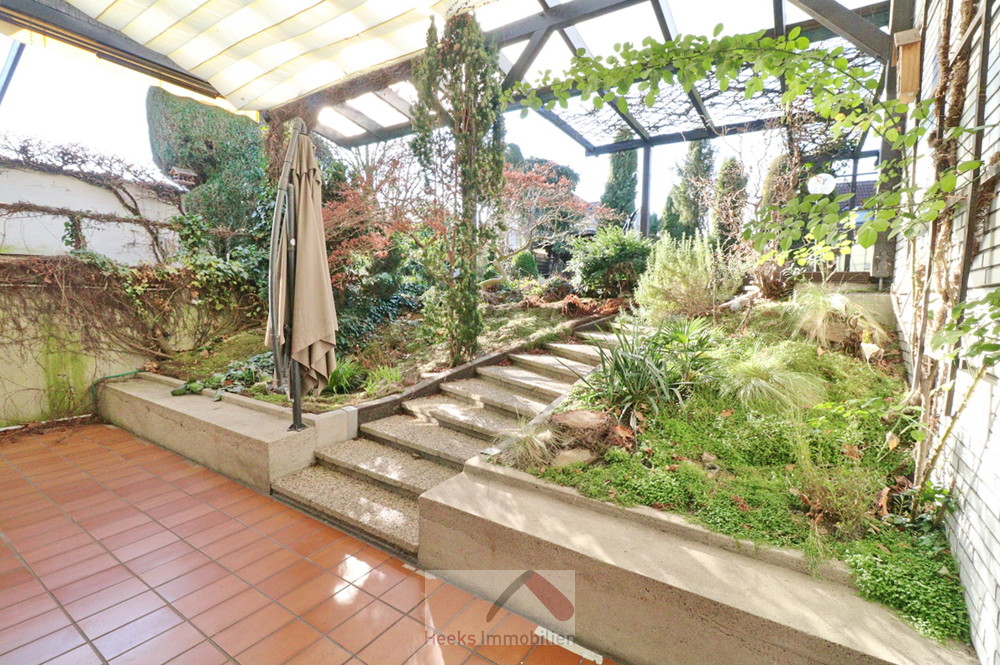 Terrasse u Böschung