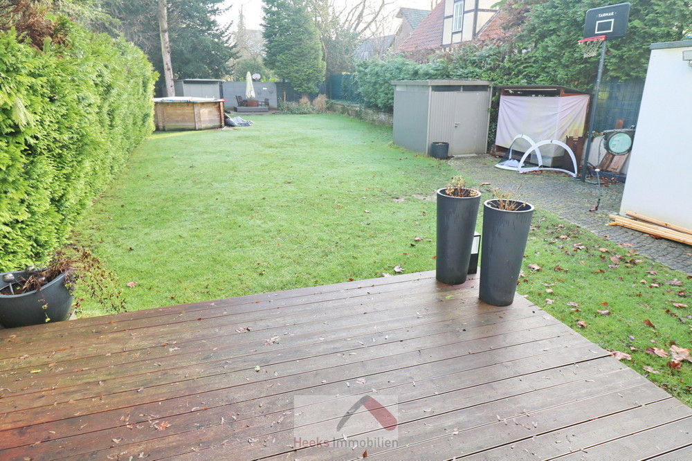 Terrasse u Rasen