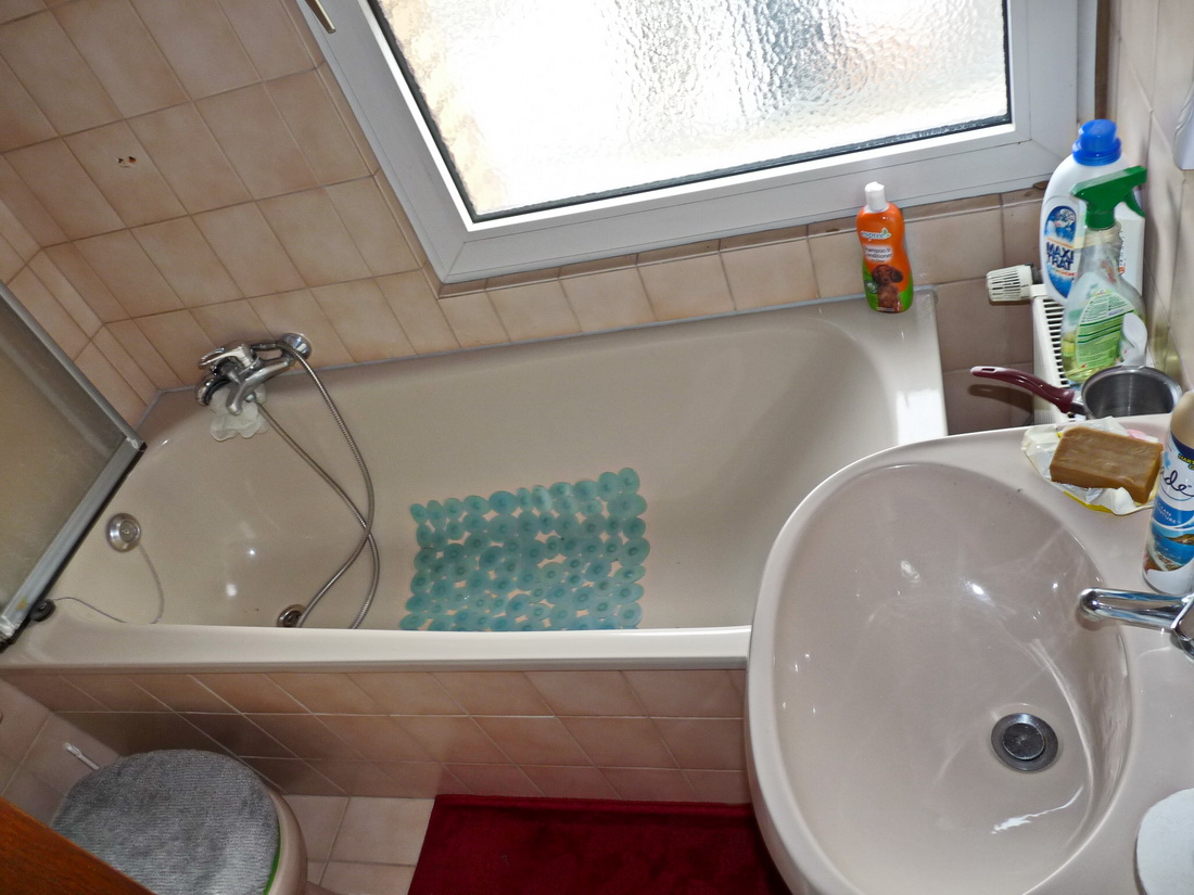 OG Bad mit Wanne