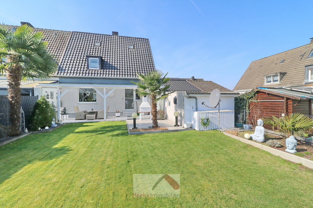 Daheim wie im Urlaub: renovierte DHH mit Garage (Siebenbürgensiedlung)